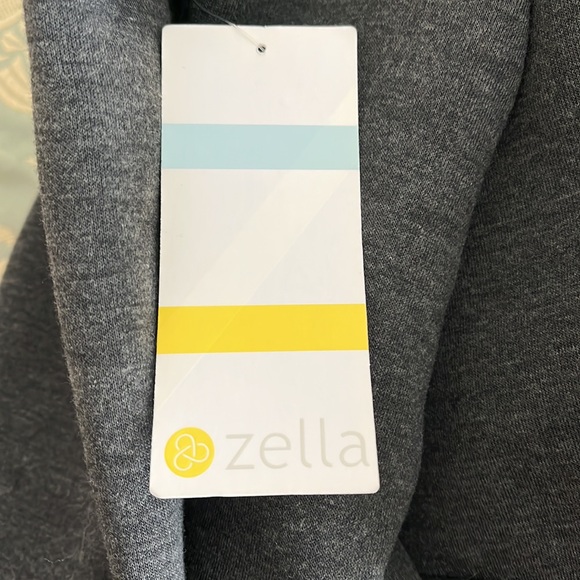 Zella light weight jacket - Picture 5 of 5